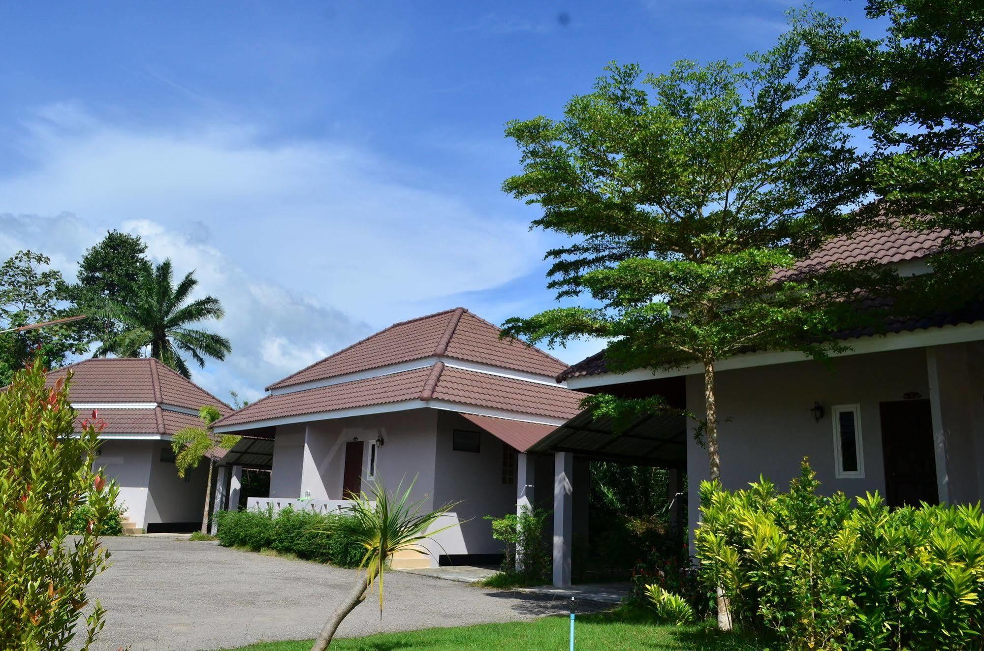 Baansuan Rimnam Resort Krabi town Exterior foto